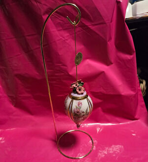 Bradford Hibiscus Porcelain Hummingbird/Floral Egg Shaped Hanging 38661
